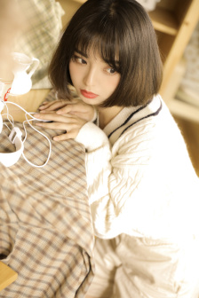 《年轻女教师3》在线